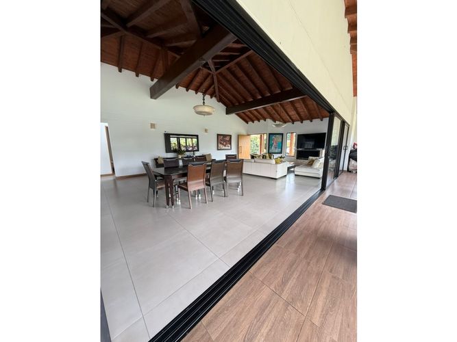 Casa de 4 alcobas en venta en Llano Grande, Rionegro, 460 m² · foto 13 de 14