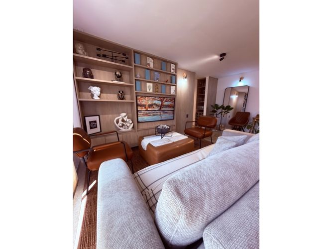 Apartamento en venta en El Poblado, Medellín · foto 2 de 24