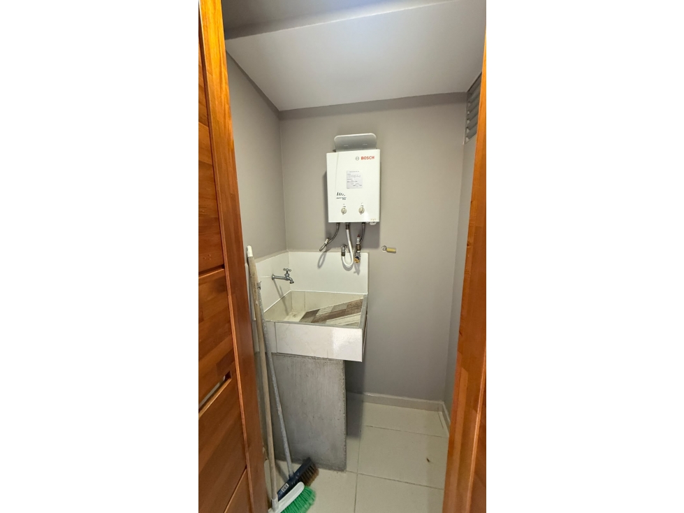 Apartamento en venta en El Carmelo Ii, Sabaneta · foto 10 de 24