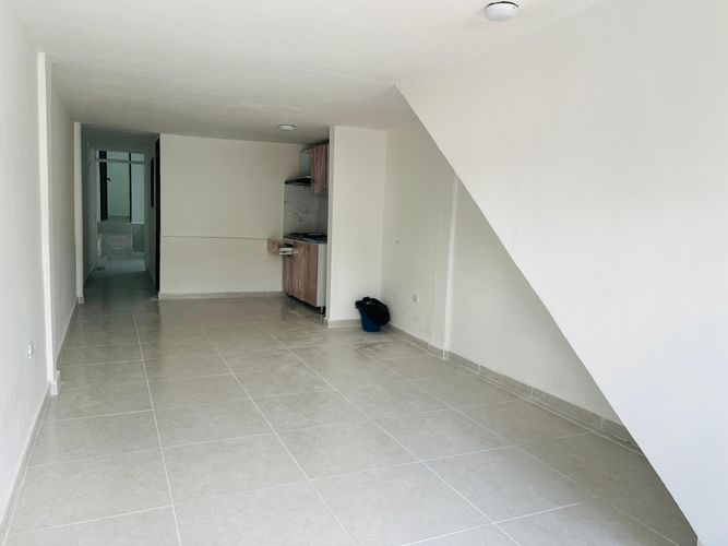 Casa de 5 alcobas en venta en Sector Lago Uribe, Pereira, 240 m² · foto 2 de 24