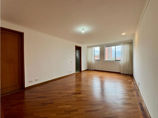 Apartamento de 3 alcobas en venta en Loma Del Campestre, Medellín, 183 m² · foto 16 de 24