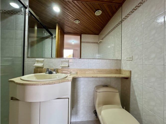 Apartamento de 3 alcobas en venta en Loma Del Campestre, Medellín, 183 m² · foto 20 de 24