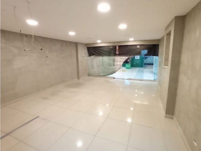 Local en arriendo en El Poblado, Medellín, 38 m² · foto 4 de 7