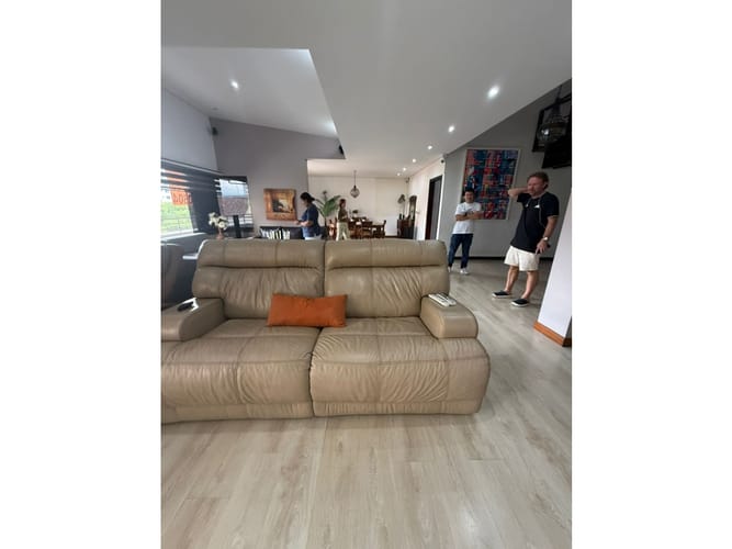Apartamento de 3 alcobas en venta en La Tomatera, Medellín, 306 m² · foto 3 de 19