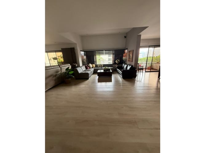 Apartamento de 3 alcobas en venta en La Tomatera, Medellín, 306 m² · foto 6 de 19