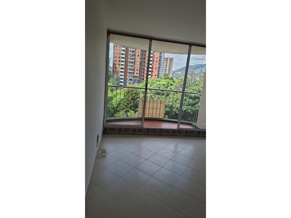 Apartamento en venta en Suramérica, Itagüí · foto 8 de 9