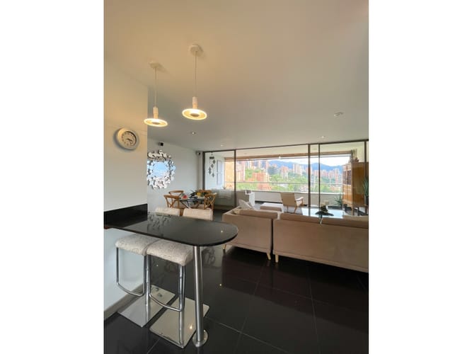 Apartamento de 2 alcobas en venta en Transversal Inferior, Medellín, 107 m² · foto 2 de 20