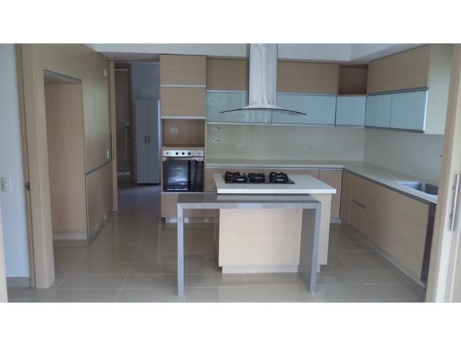 Apartamento de 3 alcobas en venta en Alejandria, Medellín, 272 m² · foto 3 de 24