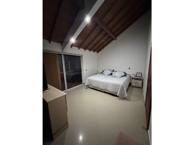 Casa de 3 alcobas en venta en Diego Echavarría, Medellín, 156 m² · foto 23 de 24