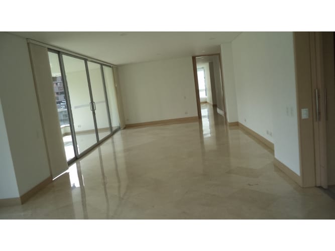 Apartamento de 3 alcobas en venta en Alejandria, Medellín, 272 m² · foto 10 de 24