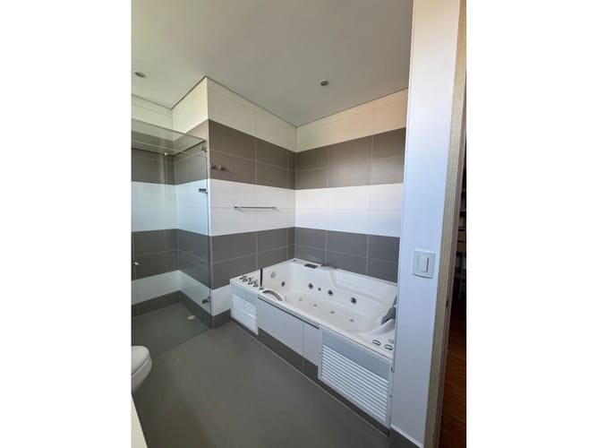 Apartamento de 3 alcobas en venta en Alejandria, Medellín, 272 m² · foto 12 de 24