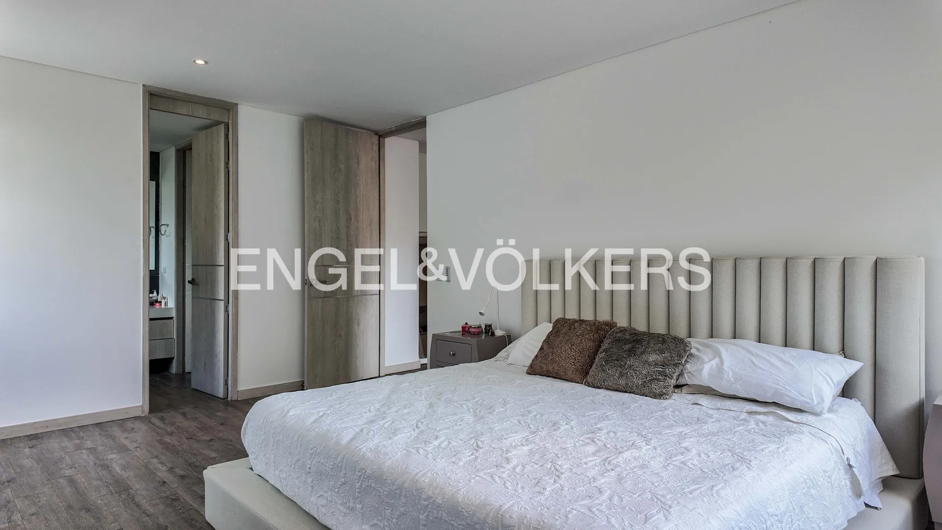 Apartamento en venta en Loma Benedictinos, Medellín · foto 10 de 18