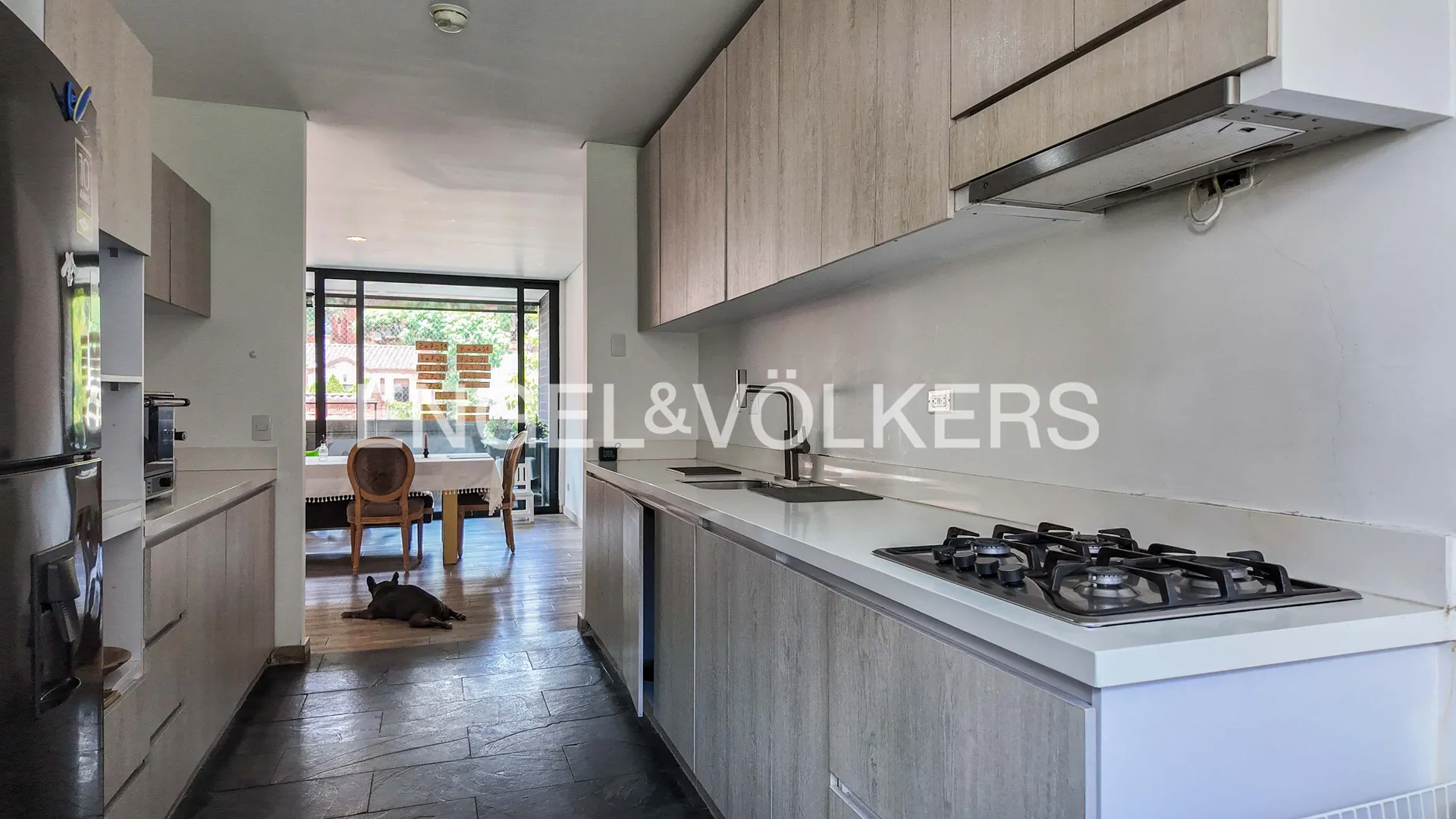 Apartamento en venta en Loma Benedictinos, Medellín · foto 6 de 18