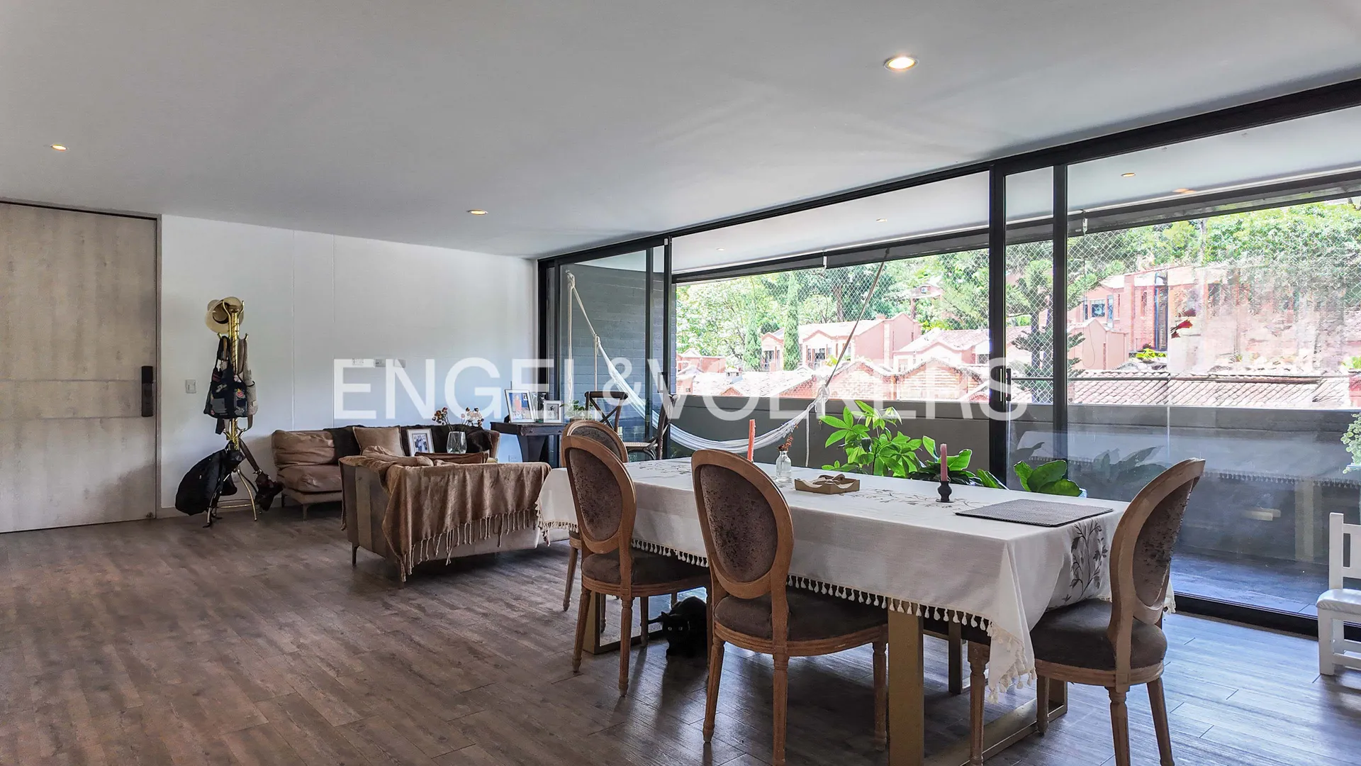Apartamento en venta en Loma Benedictinos, Medellín · foto 2 de 18