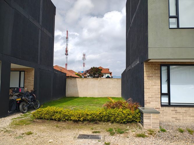 Lote en venta en Camino La Floresta, Chía, 74 m² · foto 2 de 20