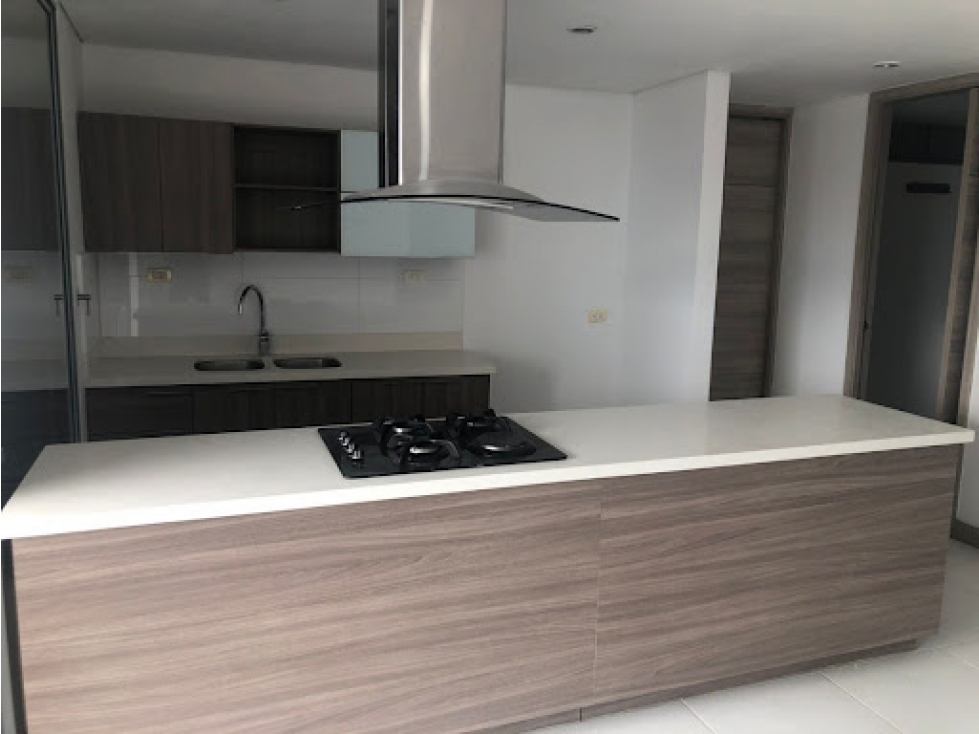 Apartamento en venta en Castropol, Medellín · foto 2 de 18