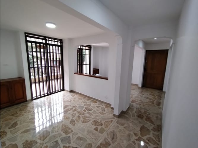 Apartamento de 3 alcobas en venta en Laureles, Medellín, 169 m² · foto 3 de 22