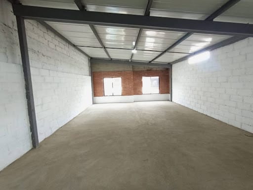 Bodega en arriendo en Cristo Rey, Medellín, 170 m² · foto 6 de 9