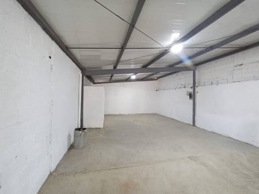 Bodega en arriendo en Cristo Rey, Medellín, 170 m² · foto 7 de 9