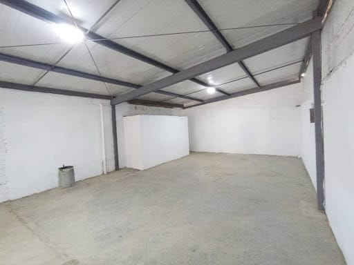 Bodega en arriendo en Cristo Rey, Medellín, 170 m² · foto 8 de 9
