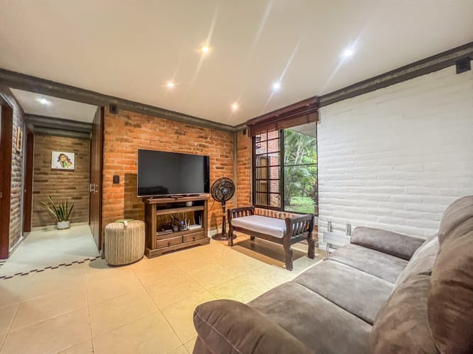 Casa de 3 alcobas en venta en Las Mercedes, Jamundí, 200 m² · foto 11 de 24