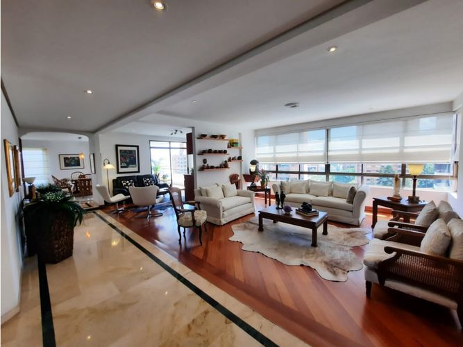 Apartamento de 3 alcobas en venta en Alejandría, Medellín, 253 m² · foto 2 de 21