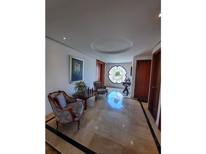 Apartamento de 3 alcobas en venta en Alejandría, Medellín, 253 m² · foto 9 de 21