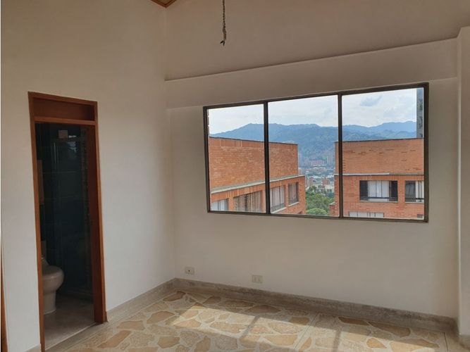 Apartamento de 3 alcobas en venta en Urbanización Las Cumbres, Medellín, 140 m² · foto 12 de 14