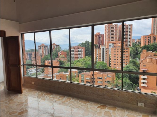Apartamento de 3 alcobas en venta en Urbanización Las Cumbres, Medellín, 140 m² · foto 13 de 14