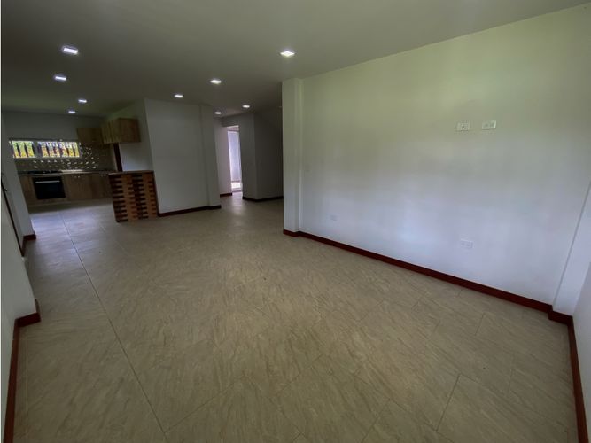 Casa de 4 alcobas en venta en El Carmen De Viboral, El Carmen de Viboral, 390 m² · foto 2 de 24