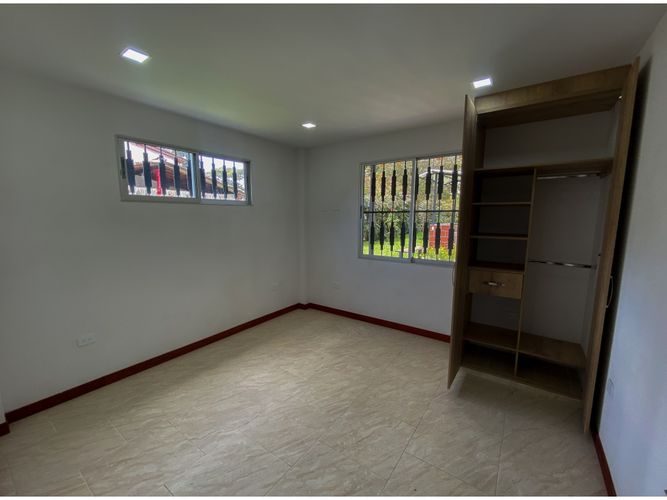 Casa de 4 alcobas en venta en El Carmen De Viboral, El Carmen de Viboral, 390 m² · foto 3 de 24