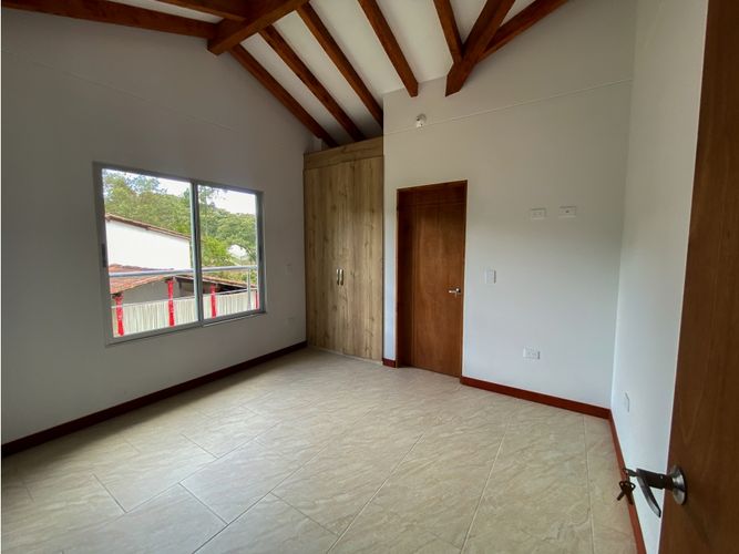 Casa de 4 alcobas en venta en El Carmen De Viboral, El Carmen de Viboral, 390 m² · foto 8 de 24