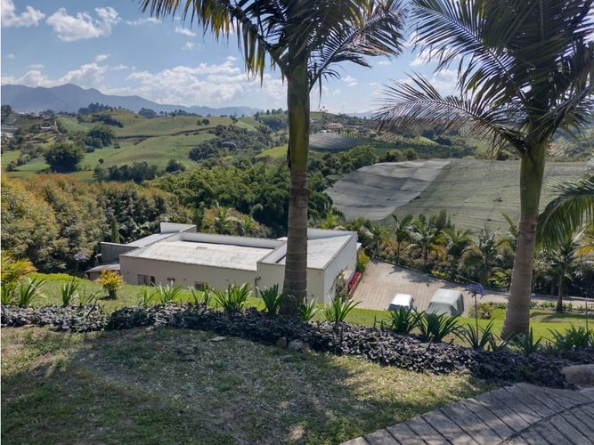 Casa de 4 alcobas en venta en El Carmen De Viboral, El Carmen de Viboral, 147 m² · foto 9 de 24