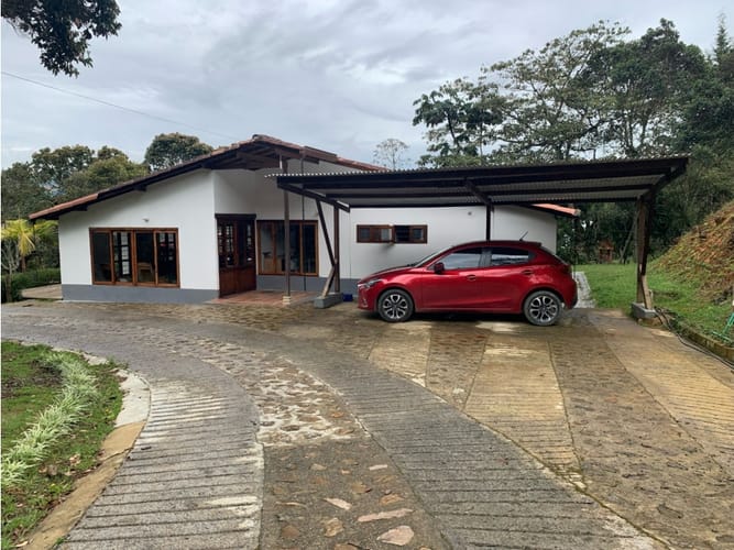 Casa de 2 alcobas en venta en Guarne, 320 m² · foto 4 de 9