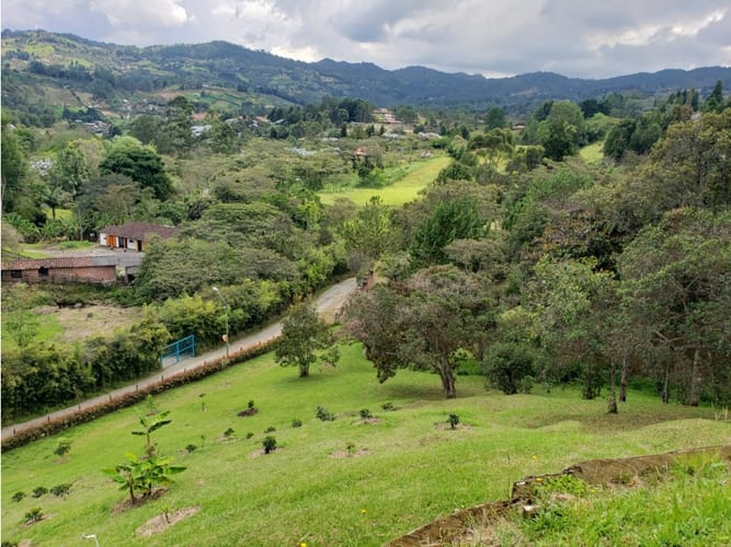Casa de 2 alcobas en venta en Guarne, 320 m² · foto 7 de 9