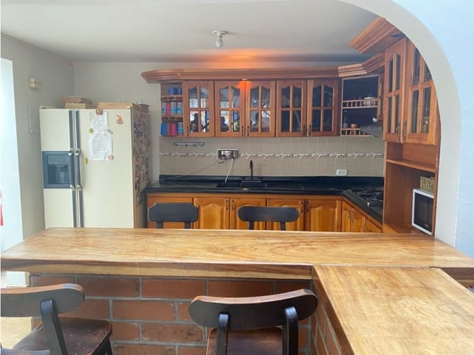 Casa de 9 alcobas en venta en El Porvenir, Rionegro, 85 m² · foto 3 de 9