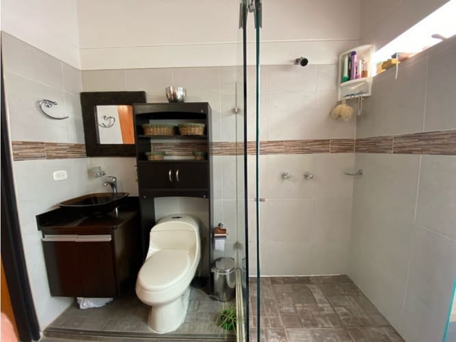 Casa de 9 alcobas en venta en El Porvenir, Rionegro, 85 m² · foto 7 de 9