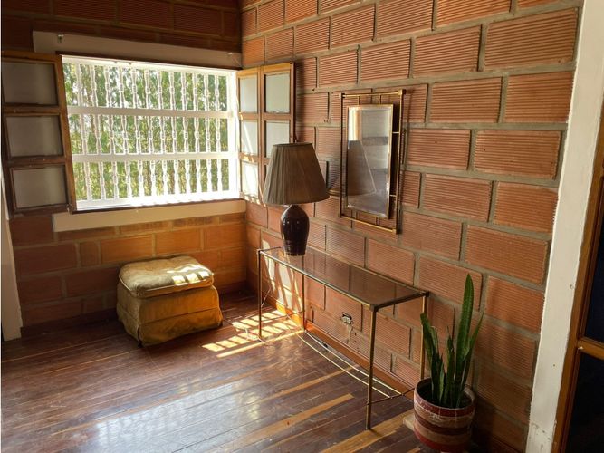 Casa de 4 alcobas en venta en San Jose, Guarne, 270 m² · foto 2 de 11