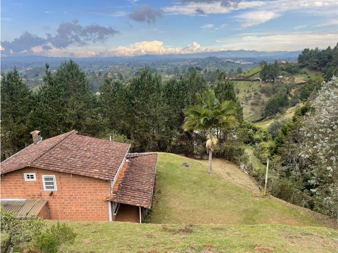 Casa de 4 alcobas en venta en San Jose, Guarne, 270 m² · foto 8 de 11