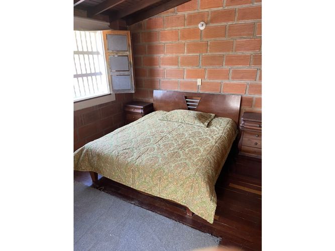 Casa de 4 alcobas en venta en San Jose, Guarne, 270 m² · foto 9 de 11