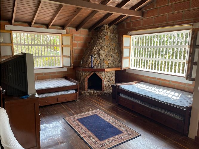 Casa de 4 alcobas en venta en San Jose, Guarne, 270 m² · foto 10 de 11
