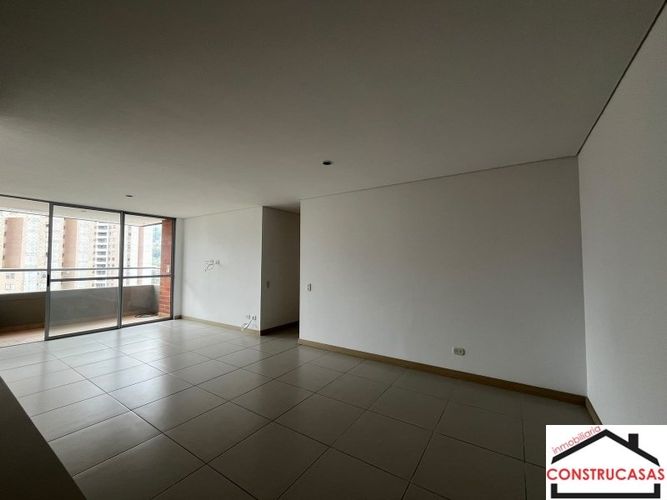 Apartamento de 3 alcobas en arriendo en Loma De San Jose, Sabaneta, 109 m² · foto 6 de 23