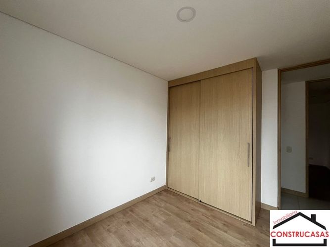 Apartamento de 3 alcobas en arriendo en Loma De San Jose, Sabaneta, 109 m² · foto 10 de 23