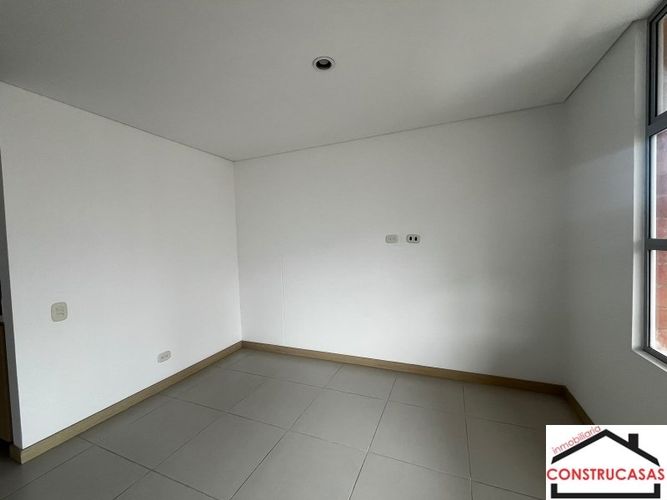Apartamento de 3 alcobas en arriendo en Loma De San Jose, Sabaneta, 109 m² · foto 11 de 23