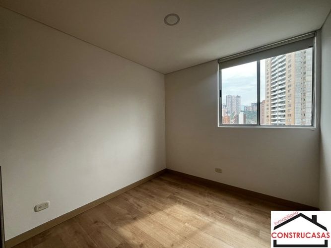 Apartamento de 3 alcobas en arriendo en Loma De San Jose, Sabaneta, 109 m² · foto 13 de 23