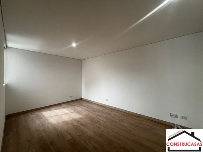 Apartamento de 3 alcobas en arriendo en Loma De San Jose, Sabaneta, 109 m² · foto 14 de 23