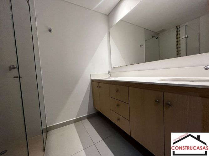 Apartamento de 3 alcobas en arriendo en Loma De San Jose, Sabaneta, 109 m² · foto 16 de 23