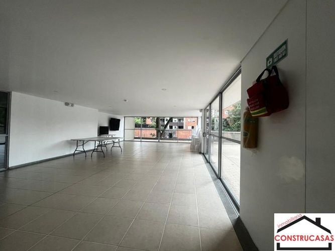 Apartamento de 3 alcobas en arriendo en Loma De San Jose, Sabaneta, 109 m² · foto 23 de 23