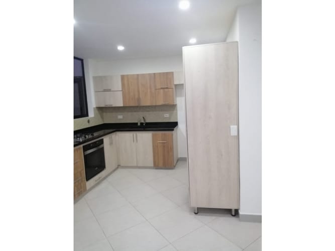 Casa de 4 alcobas en venta en Belchite, Rionegro, 81 m² · foto 4 de 5