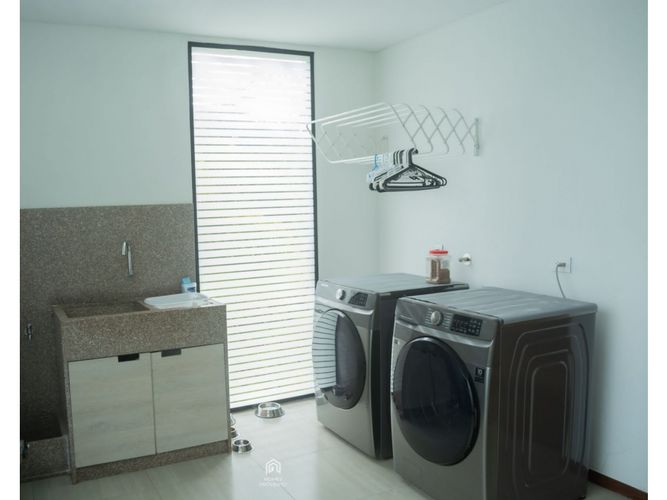 Casa de 5 alcobas en venta en Las Palmas, Envigado, 520 m² · foto 13 de 16